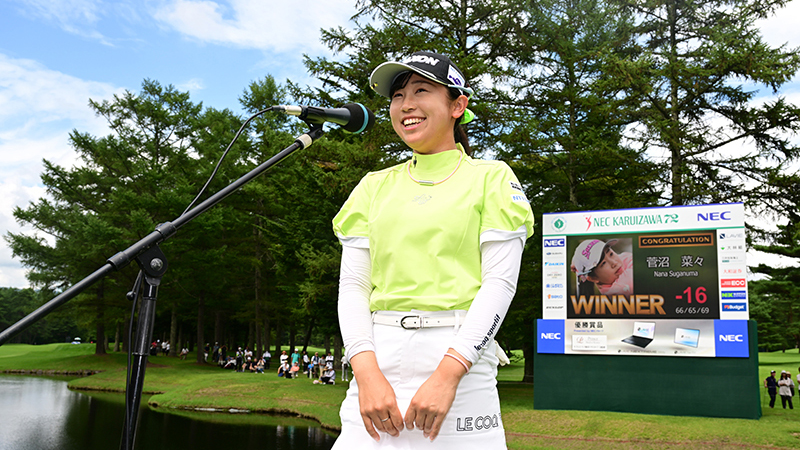 優勝スピーチでも満面の笑顔