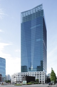 新本社JPタワー外観