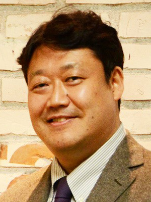 岡田 良太郎 氏